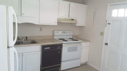 Euclid Hill Apartments - Photo 3 of 7