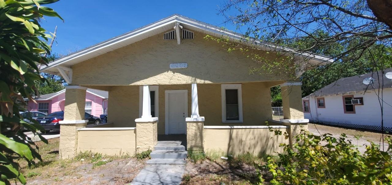 3208 E Osborne Ave - Photo 2 of 11