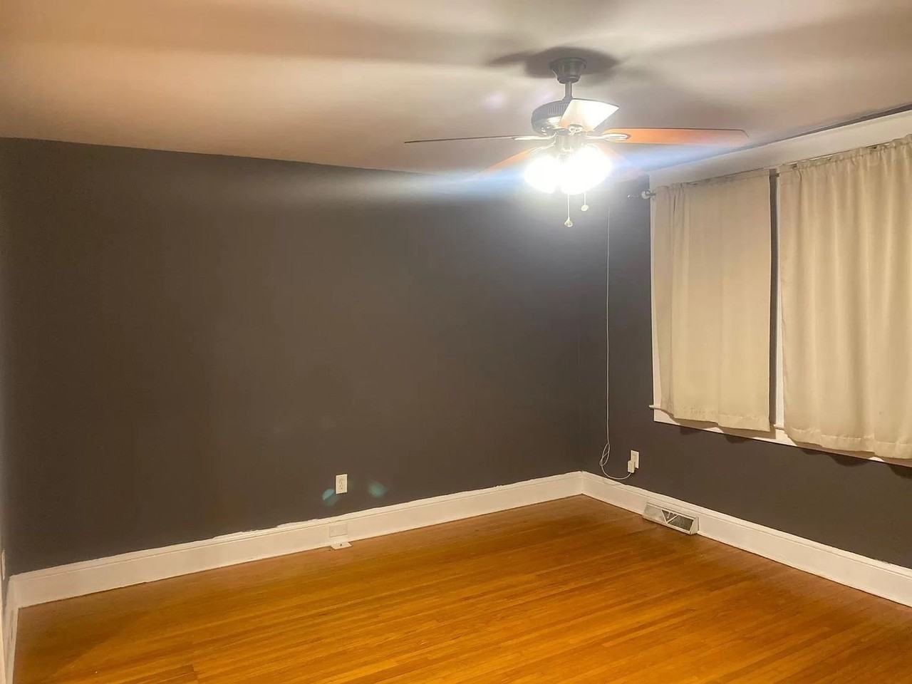 647 North Pine Street - Photo 3 of 14