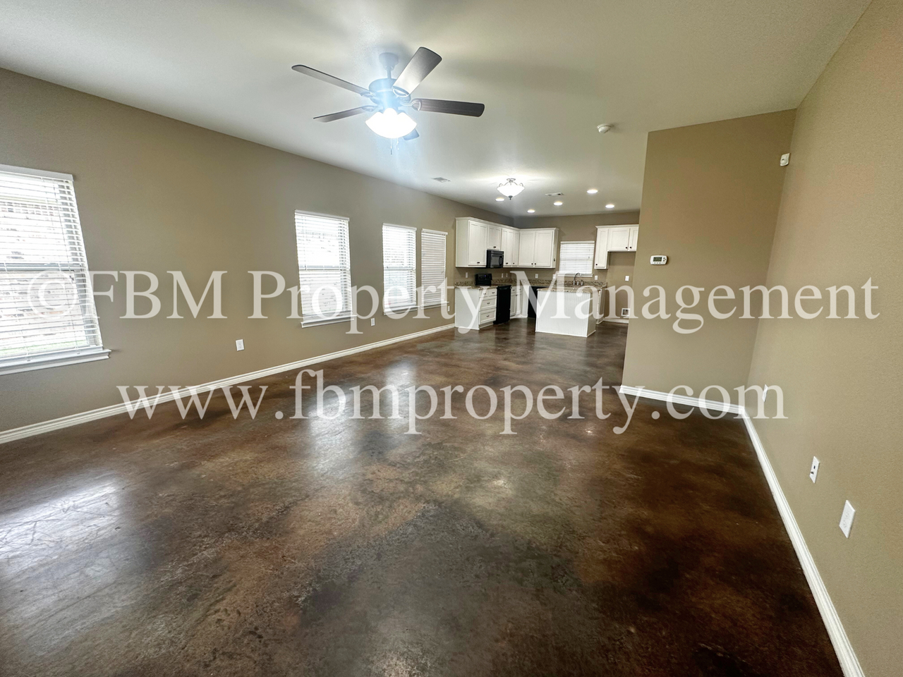 211 E Paris St - Photo 2 of 15