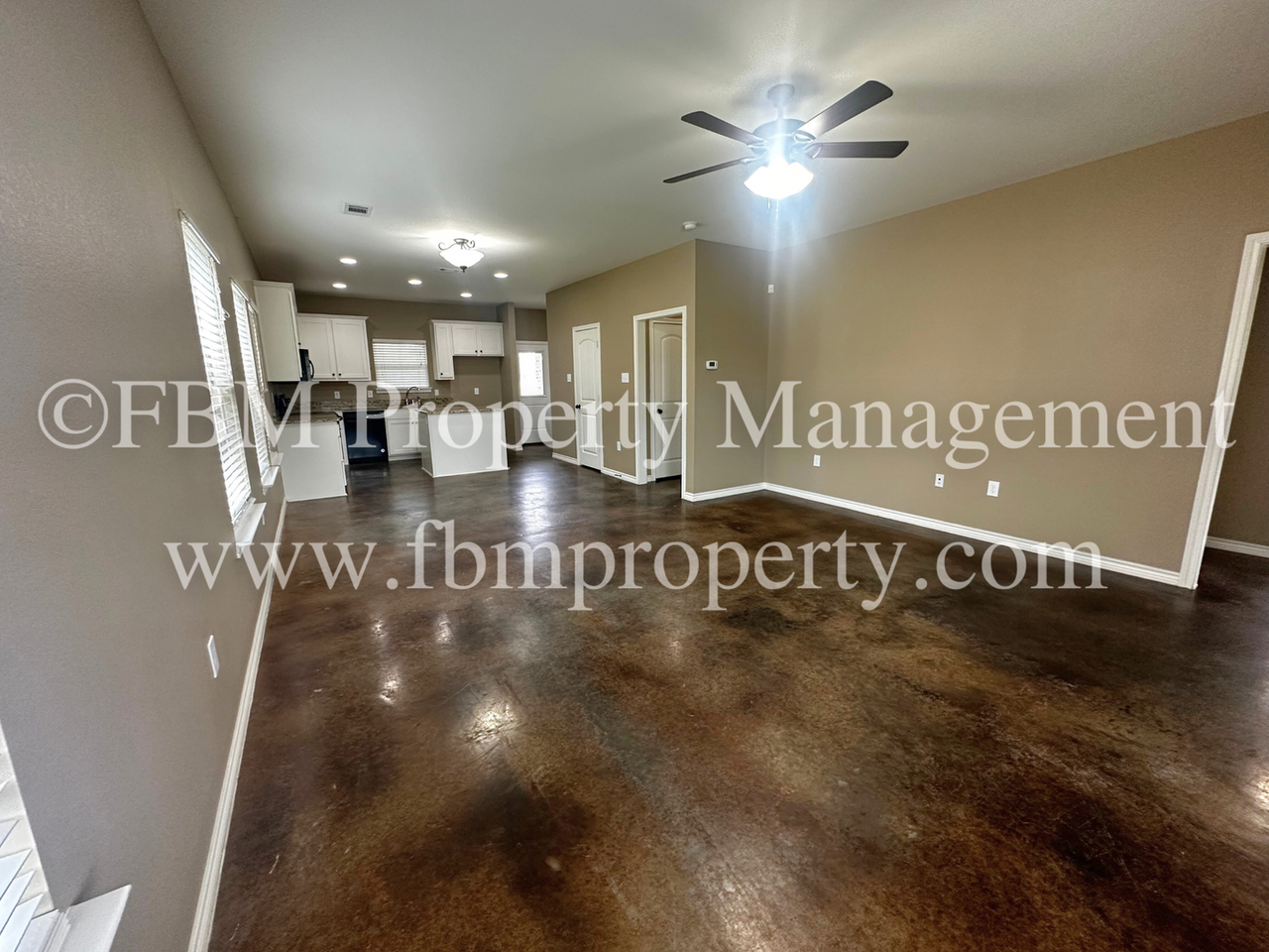 211 E Paris St - Photo 3 of 15