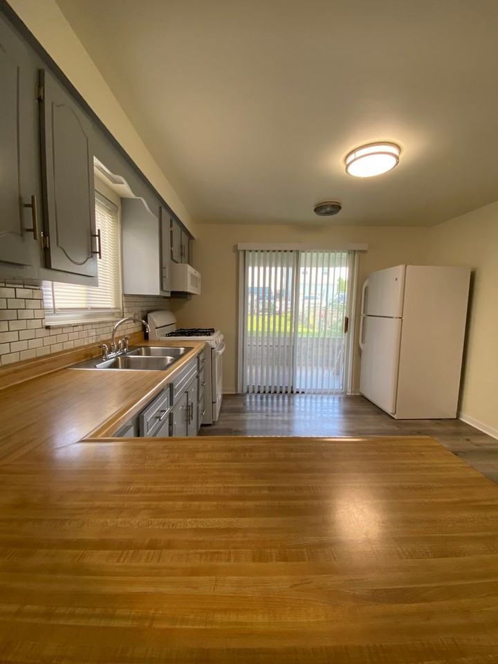 2122 Spring St - Photo 3 of 20
