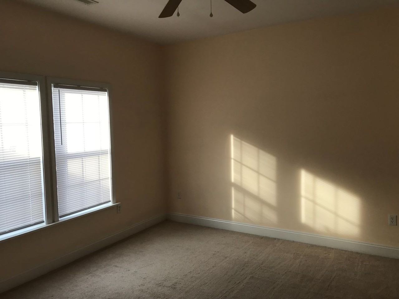 5428 Yucatan Dr - Photo 2 of 11