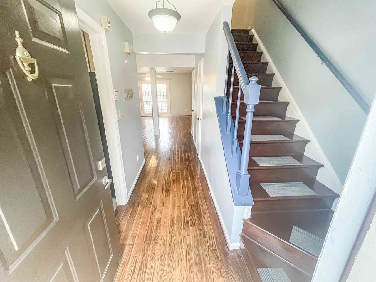 1013 Afton Way Se - Photo 2 of 25