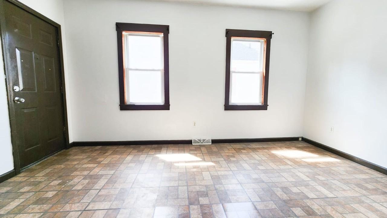 1600 E 45th St - Photo 2 of 15