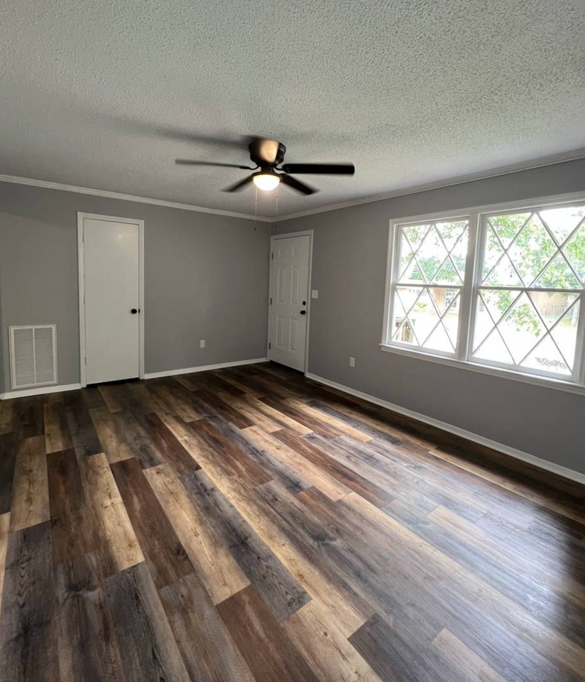 209 Chamblin St - Photo 3 of 10