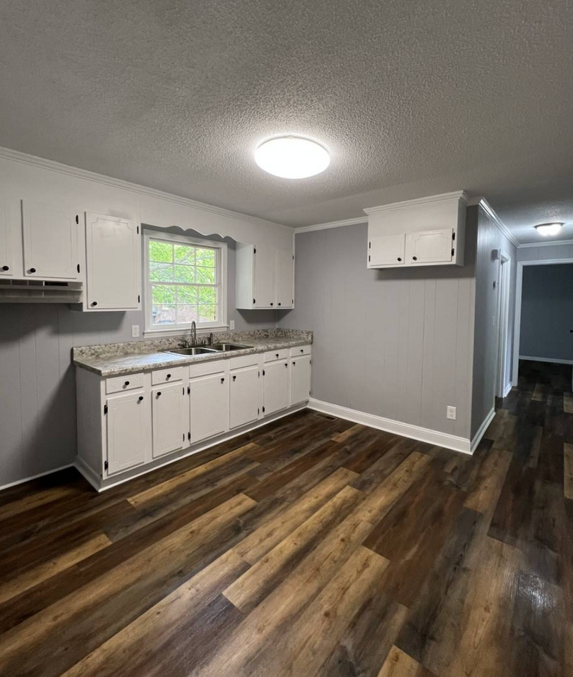 209 Chamblin St - Photo 6 of 10
