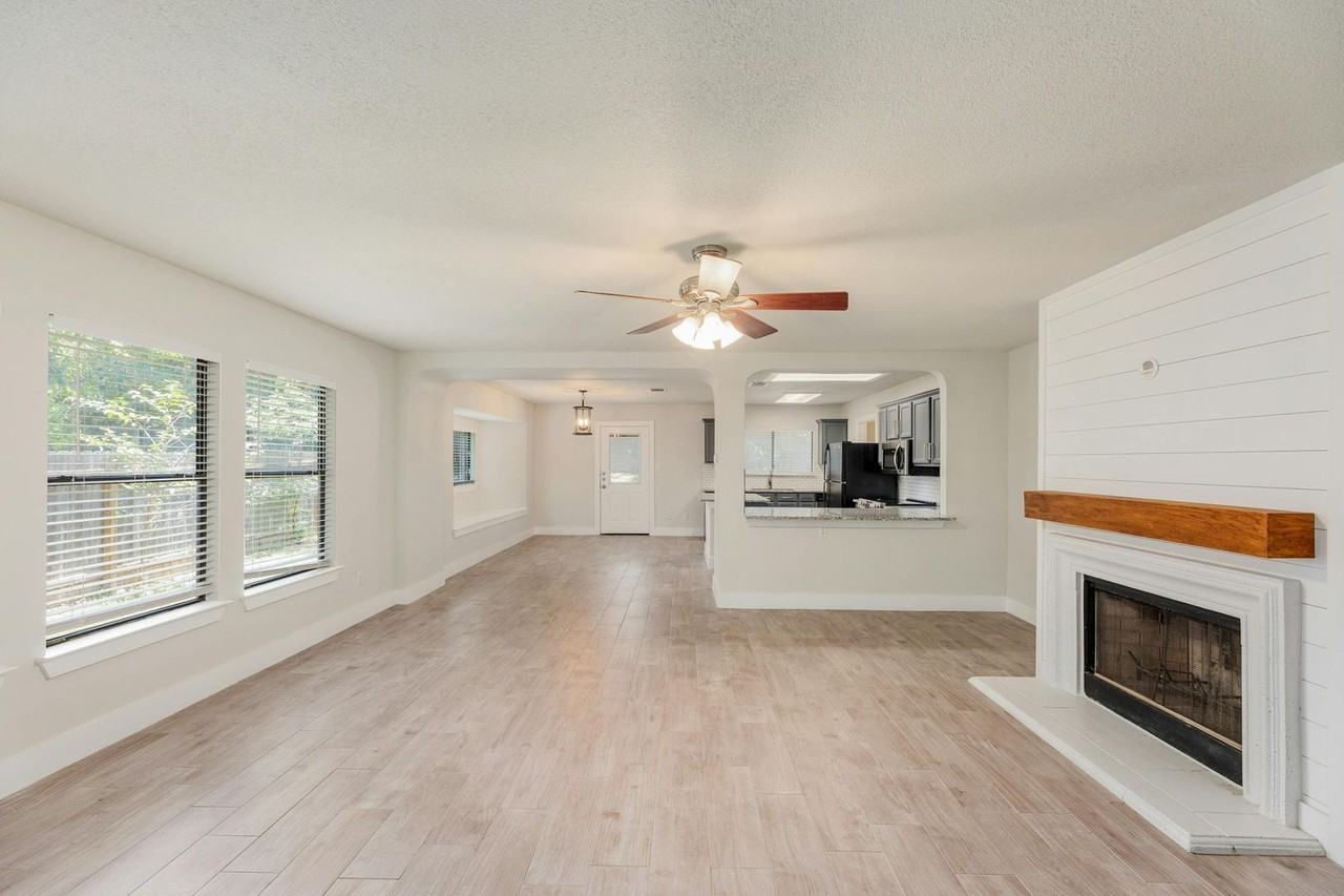 705 Catumet Dr - Photo 6 of 26