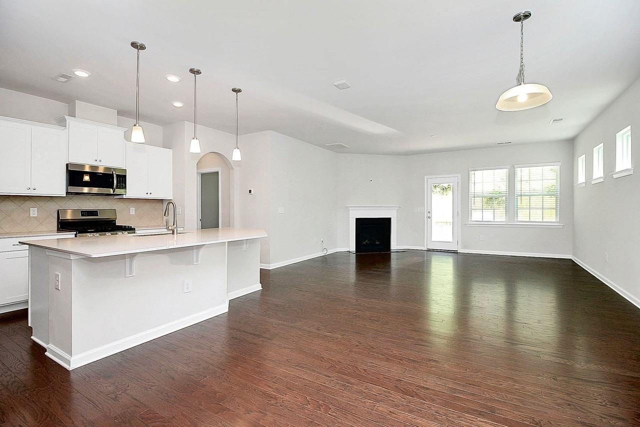14527 Murfield Ct - Photo 3 of 41