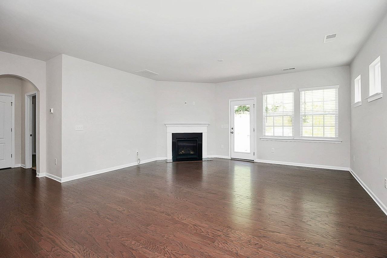 14527 Murfield Ct - Photo 5 of 41