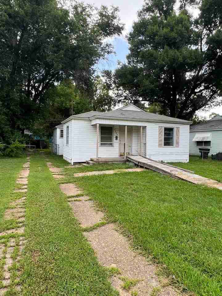 2728 Hillcrest Ave - Photo 2 of 12