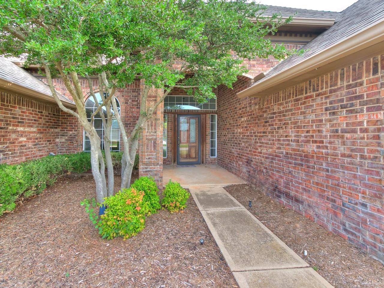 4117 Nw 143rd St - Photo 2 of 36