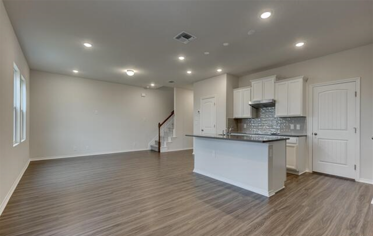 2553 Windle Ln - Photo 7 of 30