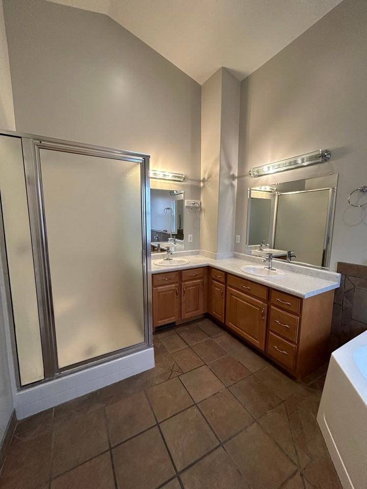 3242 S 200 W - Photo 3 of 25