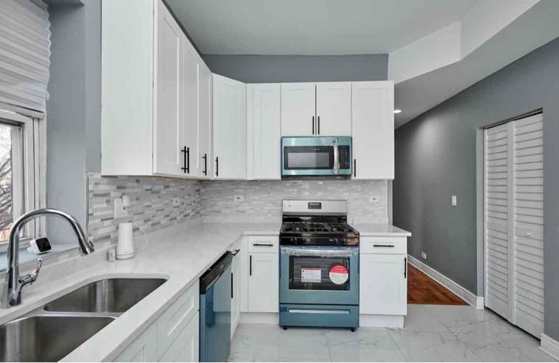 3246 E 91st St #1 - Photo 3 of 6