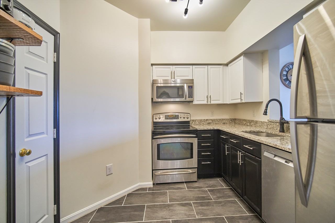 505 E Braddock Rd #702 - Photo 2 of 26
