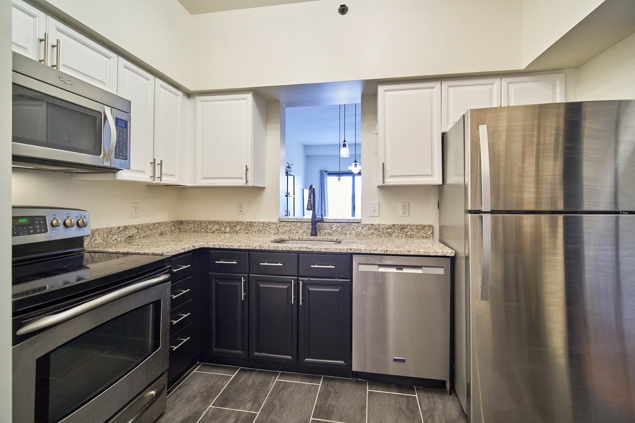 505 E Braddock Rd #702 - Photo 3 of 26