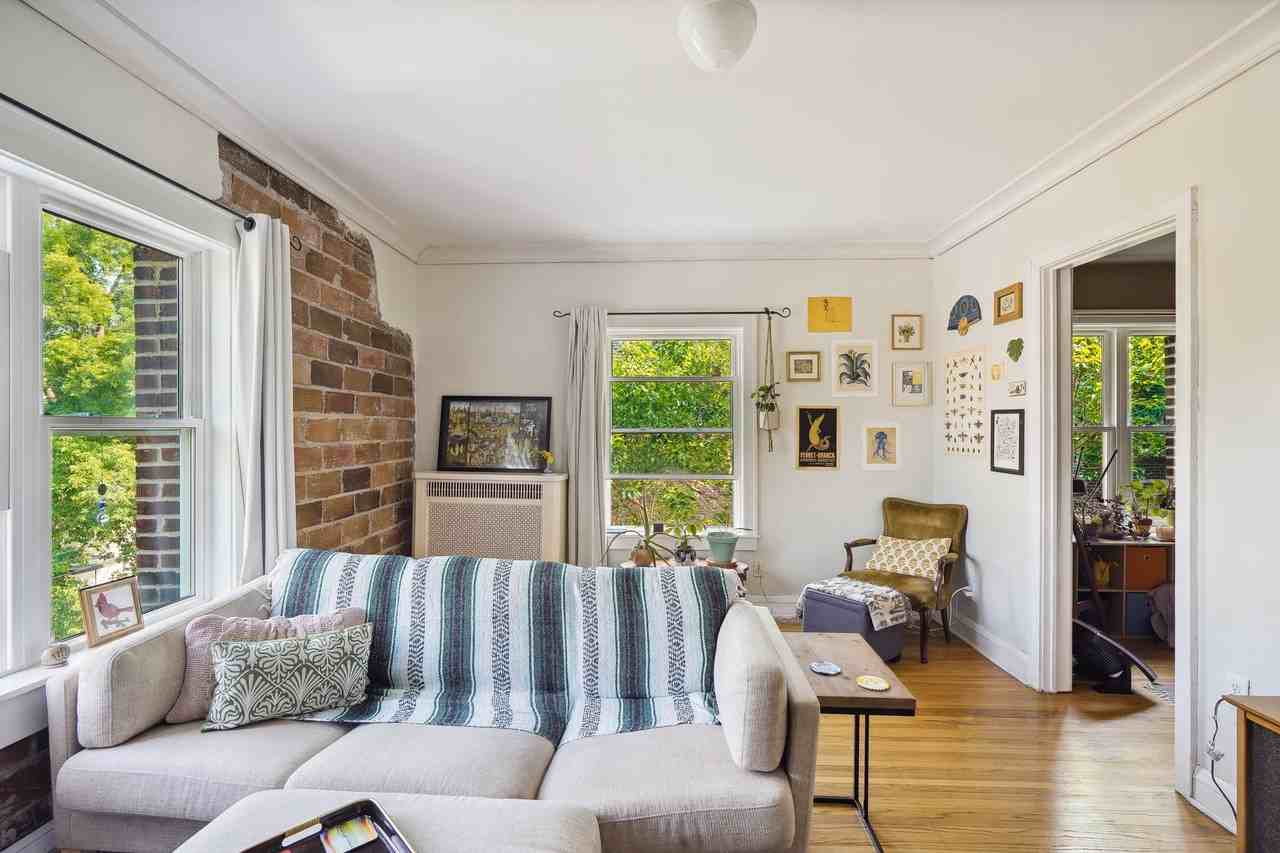 2733 Girard Ave S #306 - Photo 2 of 26