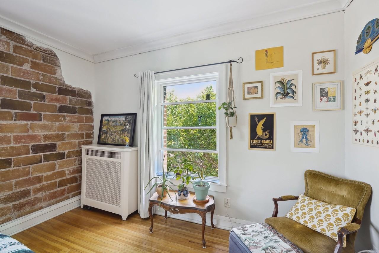 2733 Girard Ave S #306 - Photo 3 of 26