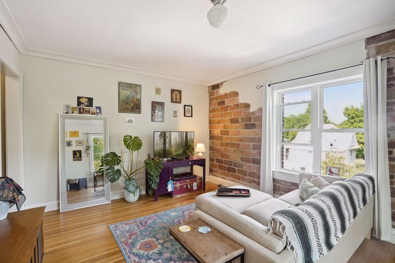 2733 Girard Ave S #306 - Photo 5 of 26