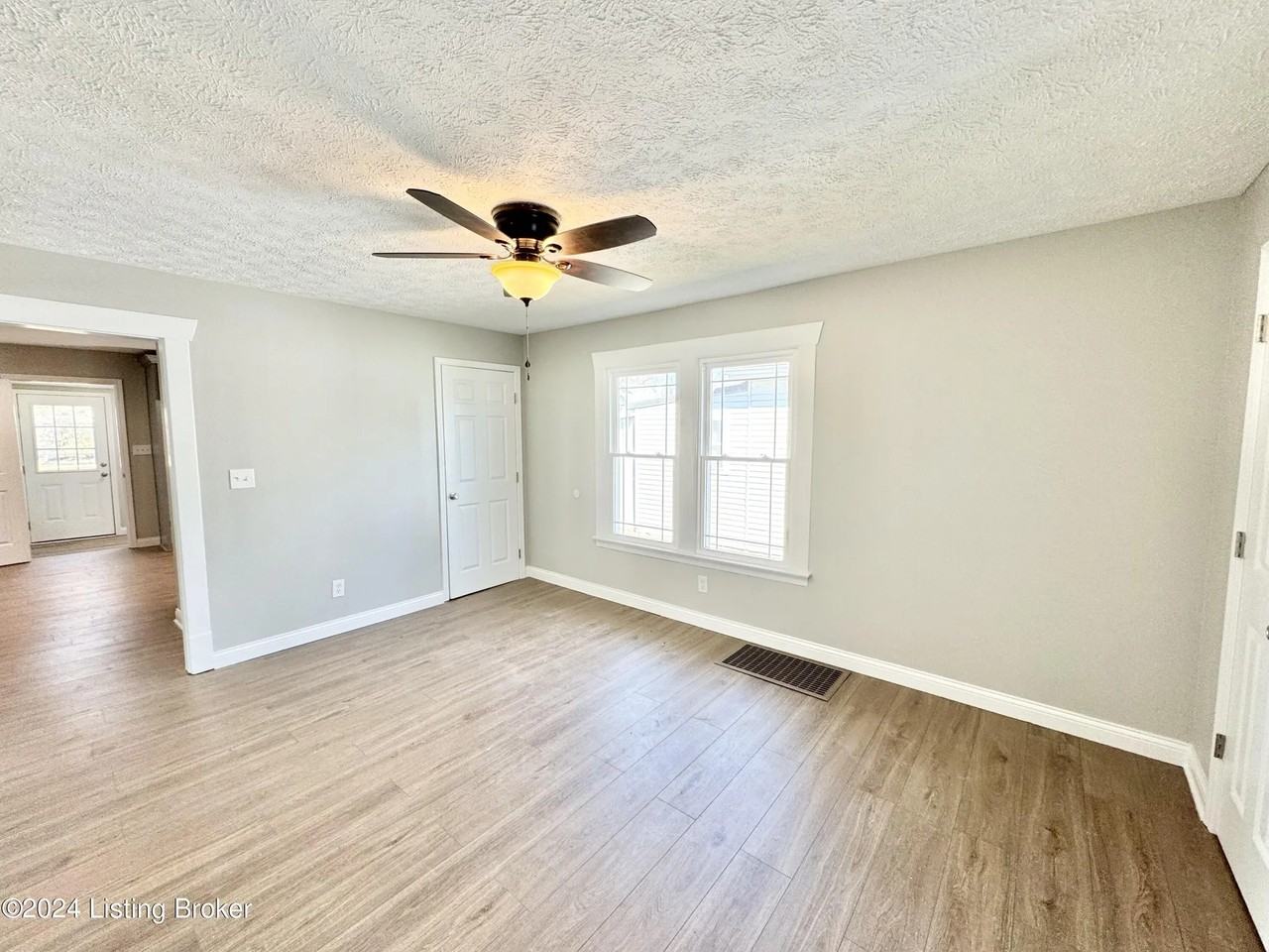 1509 Lincoln Ave - Photo 5 of 19