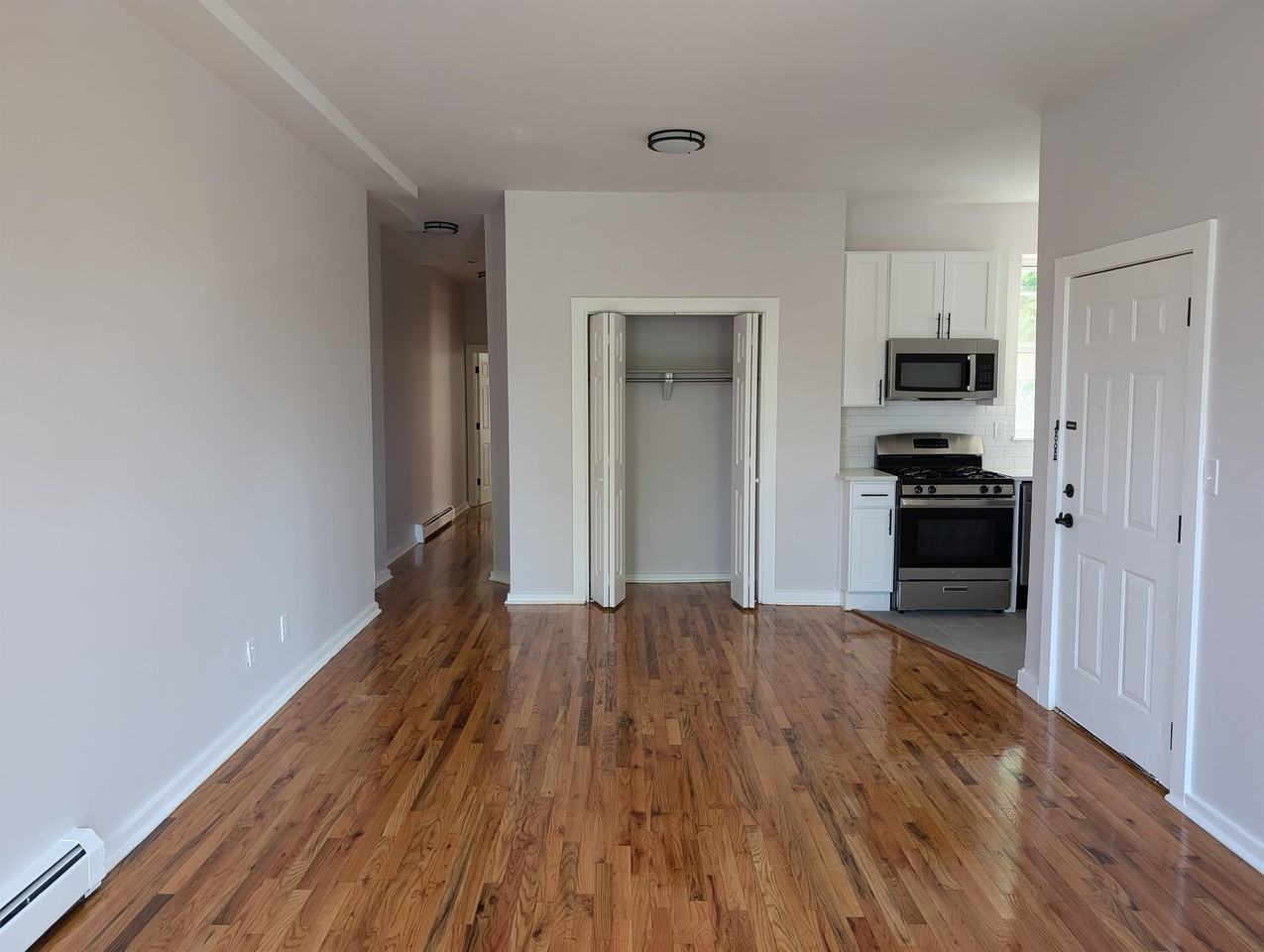 68 Gardner Ave #02 - Photo 3 of 11