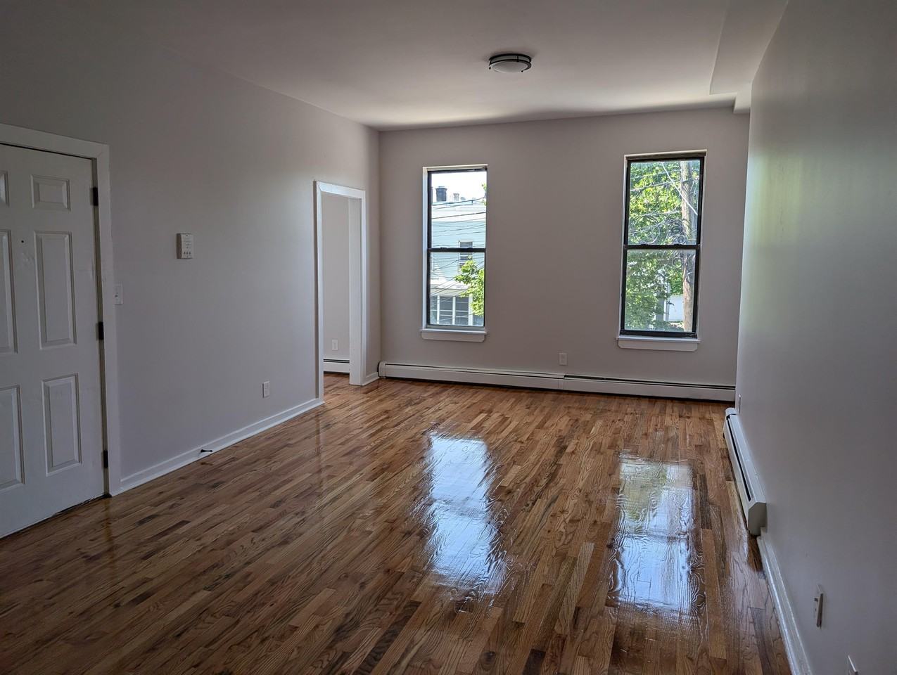 68 Gardner Ave #02 - Photo 4 of 11