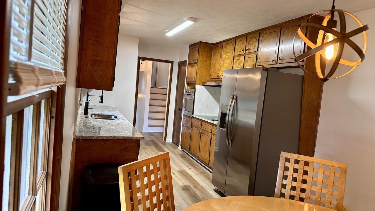 White Oak St Se - Photo 3 of 11