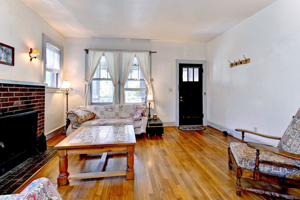 207 Nelson Ave - Photo 3 of 22