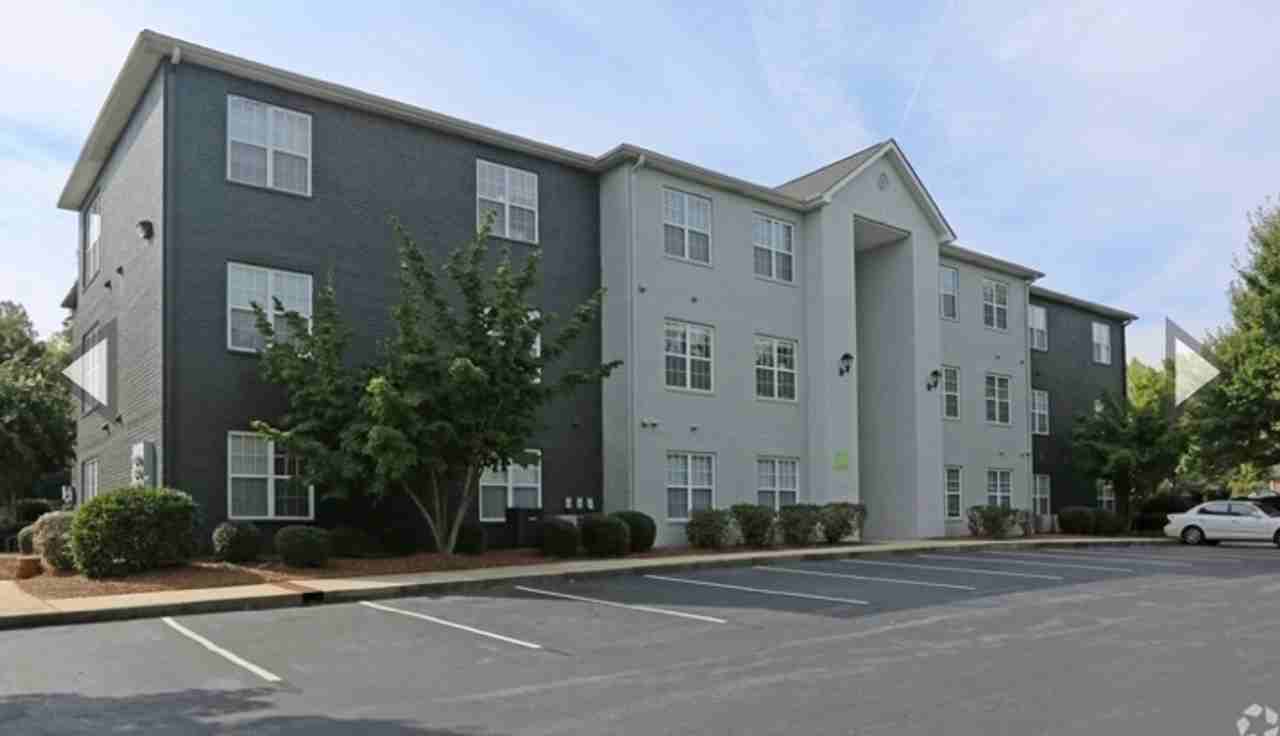 La Vie at Thirteen08 Apartments 1319 Fleming Rd, Greensboro, NC 27410