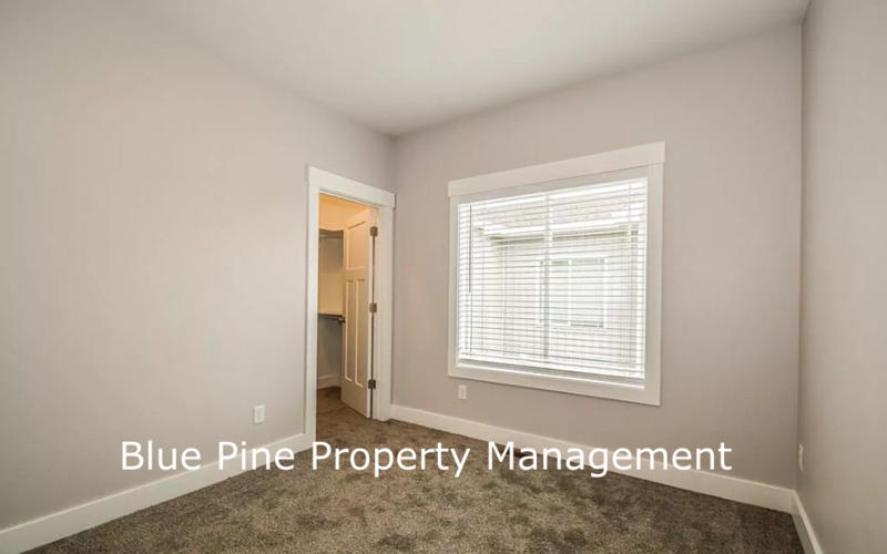 710 S Saturn Ave #B - Photo 6 of 10