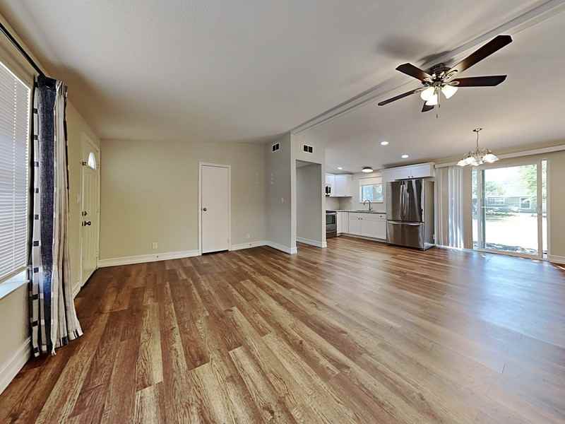 13426 Tyringham St - Photo 3 of 23