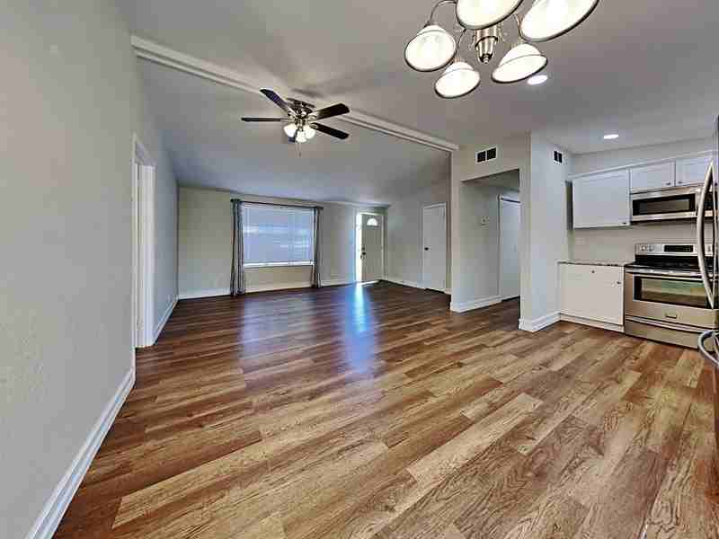 13426 Tyringham St - Photo 6 of 23