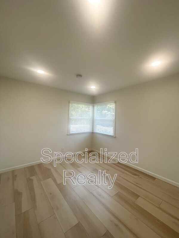 3216 Division St #1-4 - Photo 6 of 9