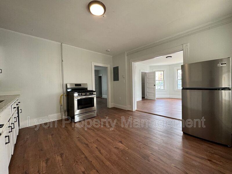 19 Chester St #1F - Photo 2 of 7