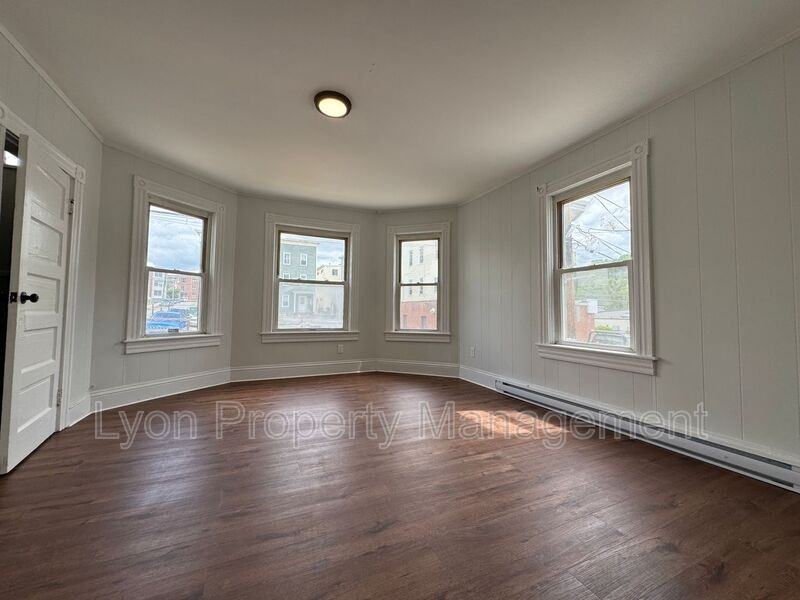 19 Chester St #1F - Photo 3 of 7