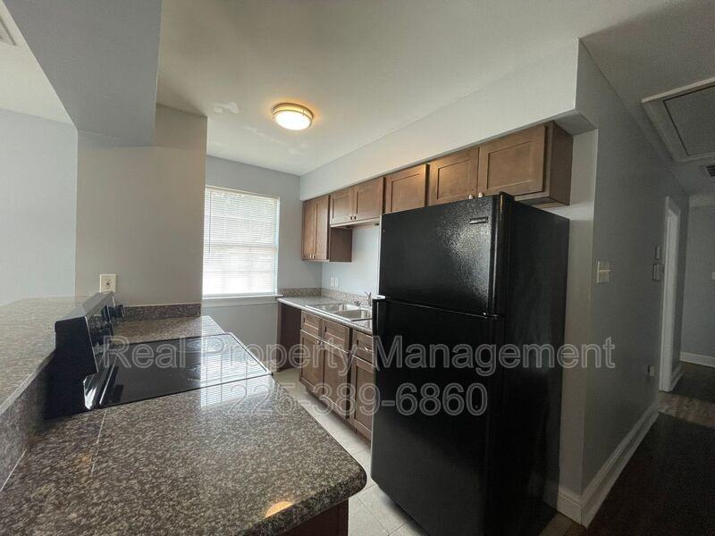 5500 Dianna Dr #1 - Photo 4 of 12