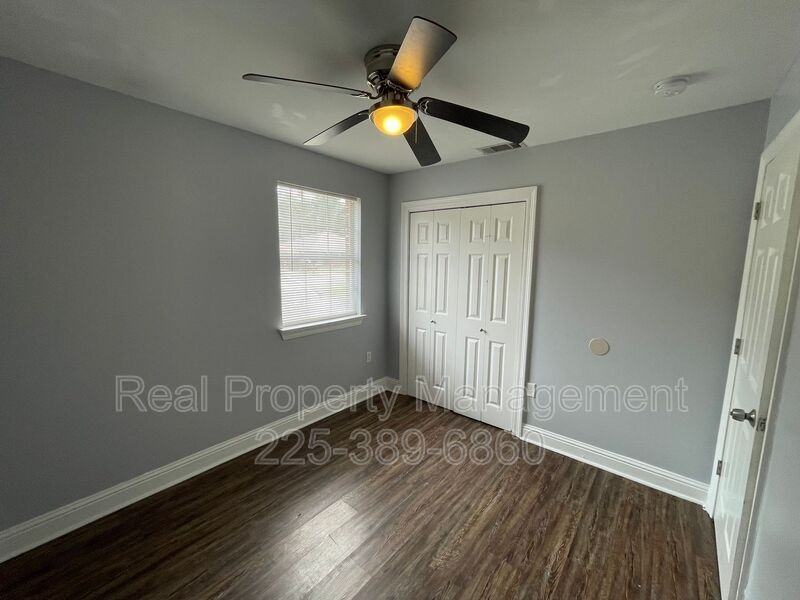 5500 Dianna Dr #1 - Photo 6 of 12