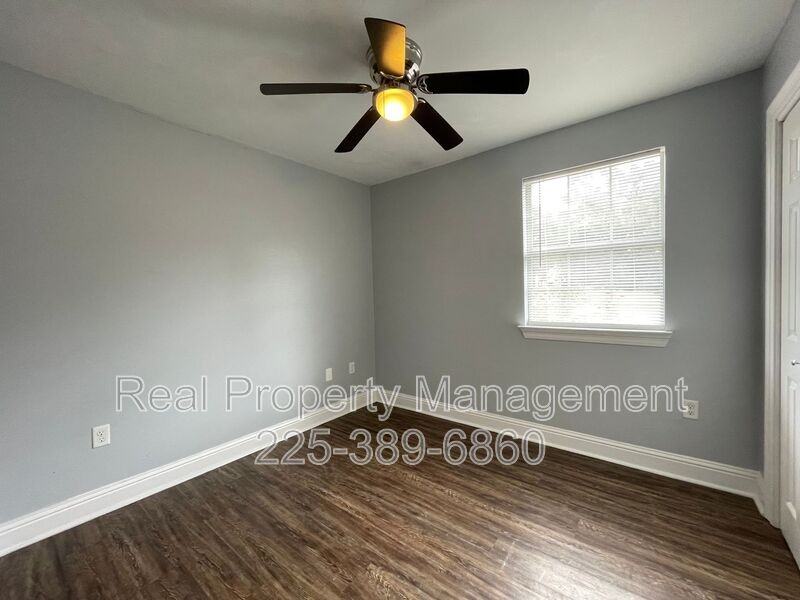 5500 Dianna Dr #1 - Photo 5 of 12