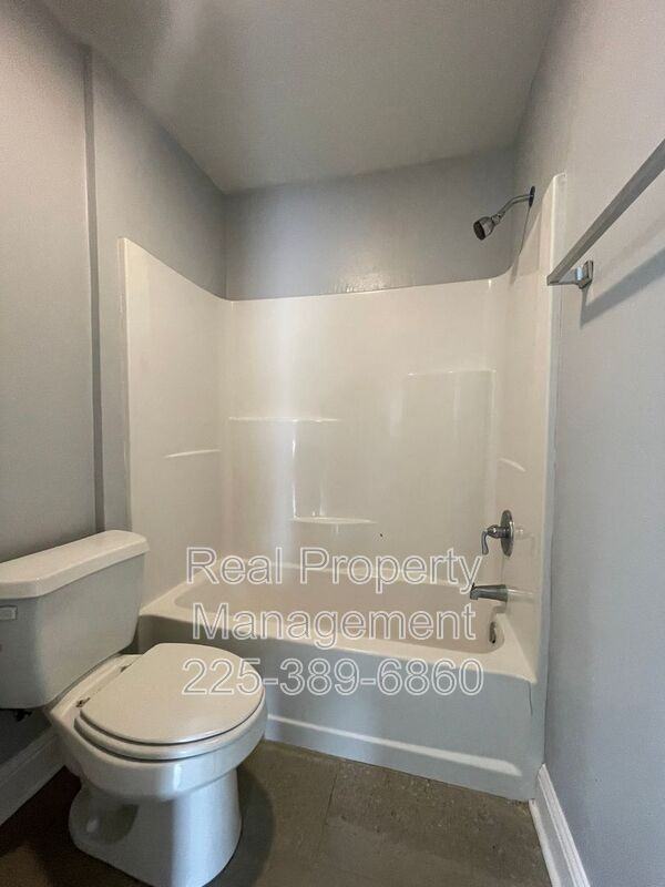 5500 Dianna Dr #1 - Photo 7 of 12