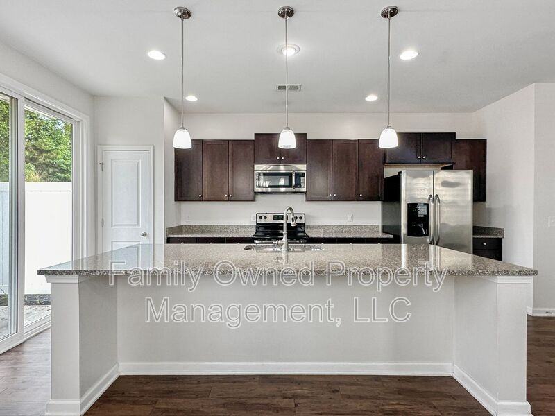 133 Wild Holly Dr - Photo 5 of 27