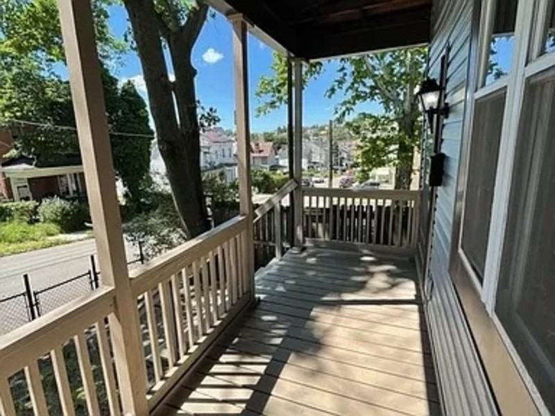 405 Millbridge St - Photo 4 of 18