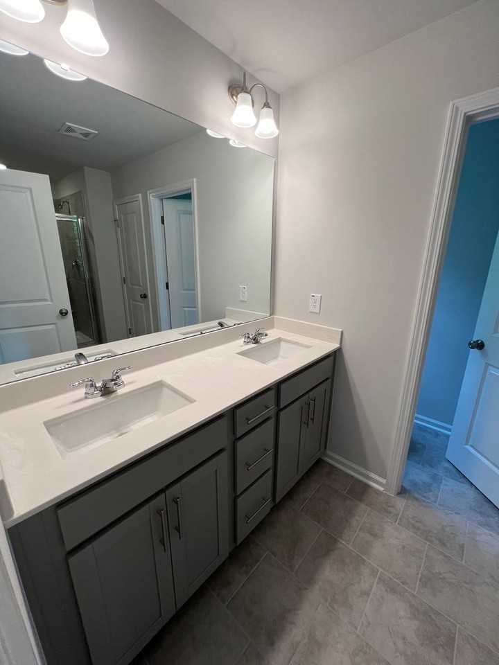 441 Willard Woods Dr - Photo 4 of 32