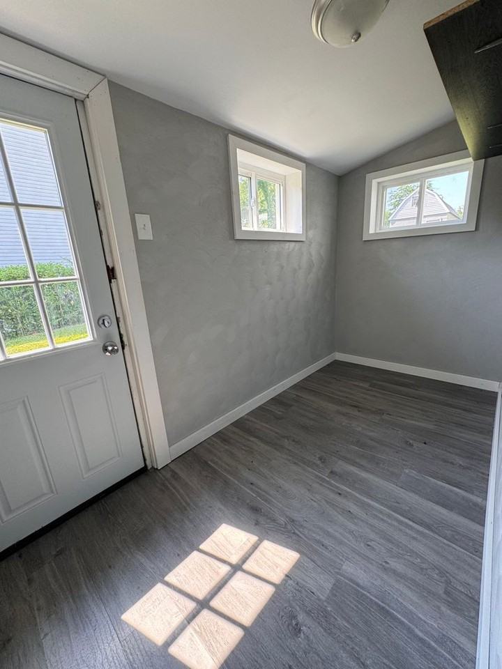 1026 Ivy St - Photo 2 of 11