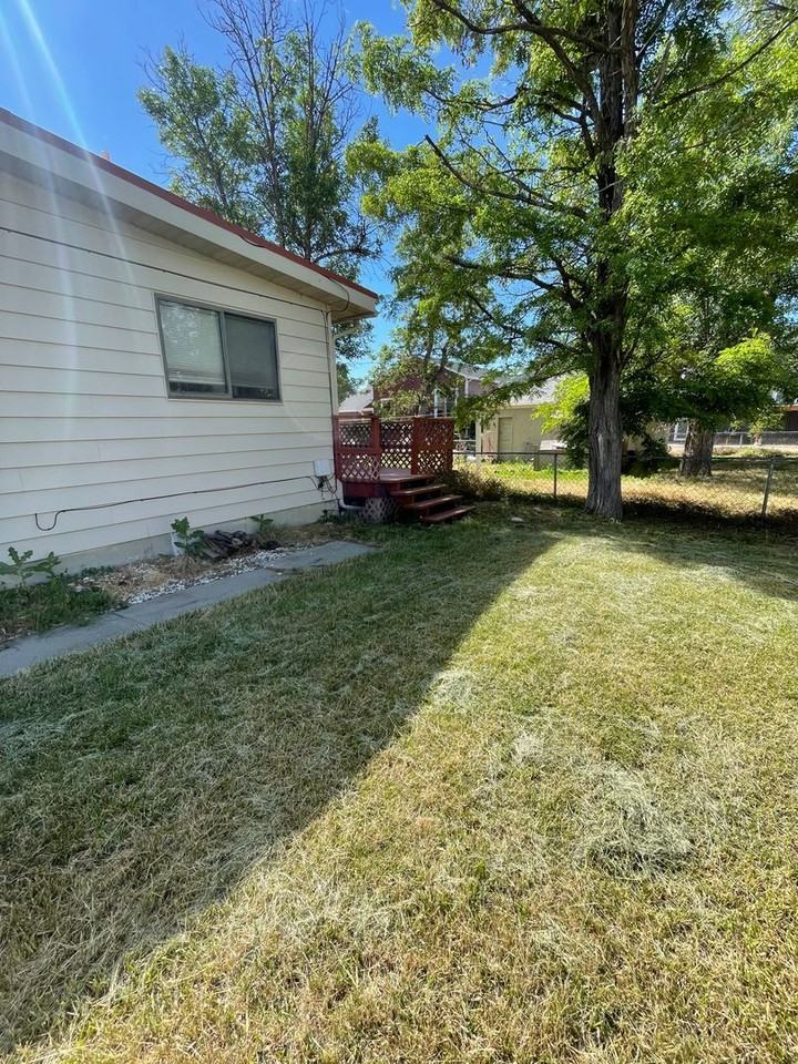 514 Elm Ave - Photo 2 of 16