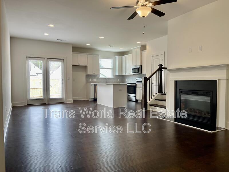 123 Auburn Run Ln