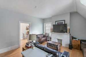 featured image of 5916 Howe St