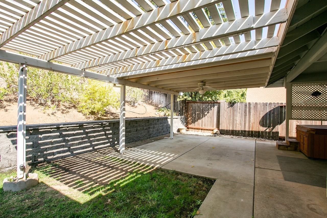 5809 Lincoln Ave - Photo 6 of 30