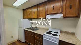 807 W Chestnut Ave Yakima, WA 98902 - Photo 1 of 1