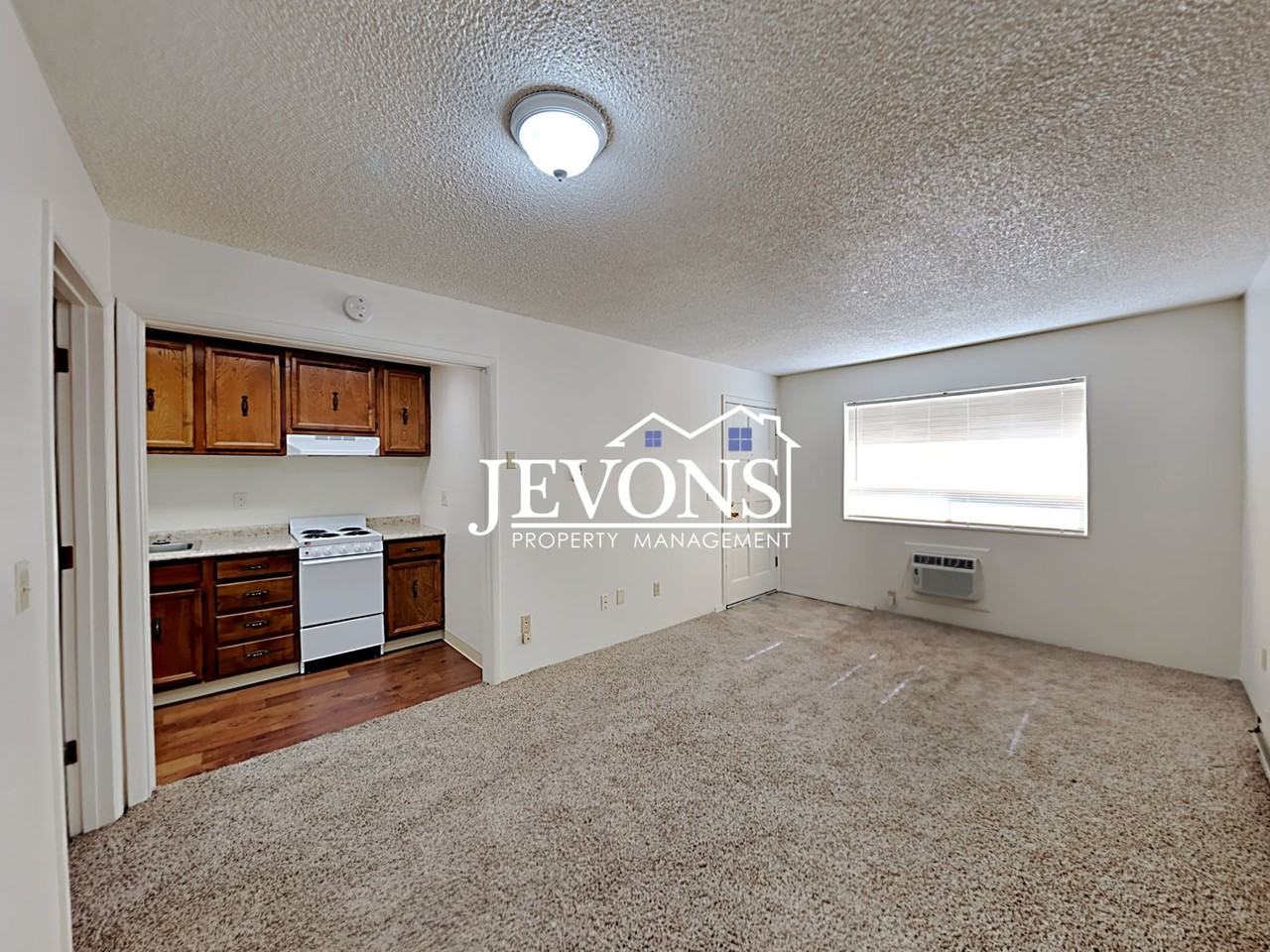 807 W Chestnut Ave Yakima, WA 98902 - Photo 2 of 22